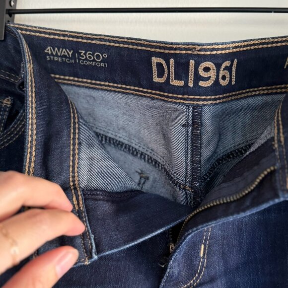 DL1961 – Angel Mid-Rise Skinny Ankle Jeans – Dark Wash – Size 32 - Picture 12 of 16